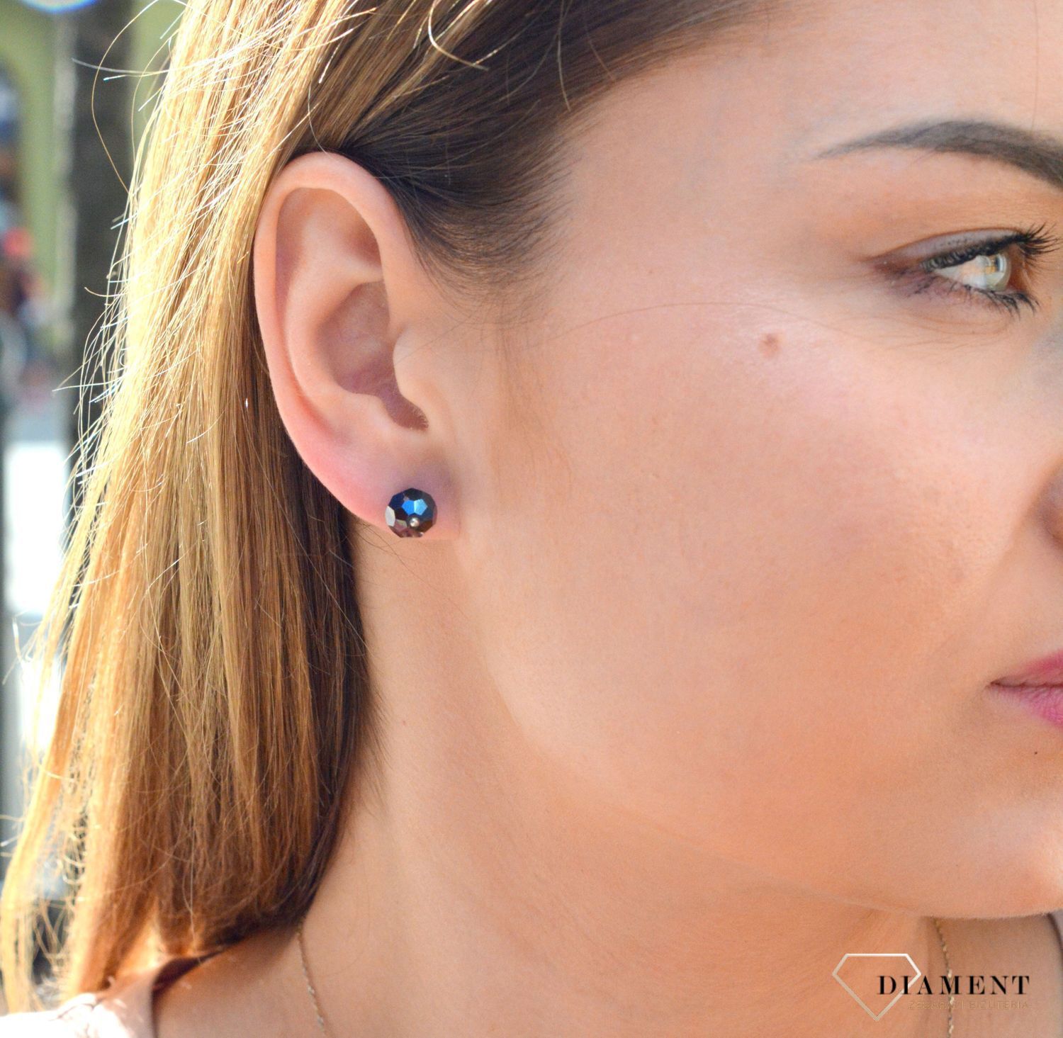 Kolczyki wkrętki srebrne z połyskującym się kamieniem Ag.jpg