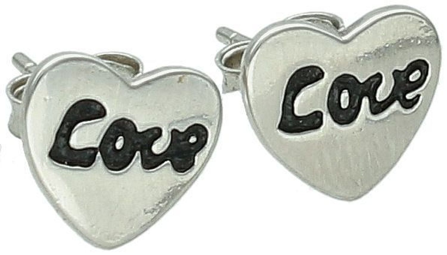 Kolczyki srebrne serce z napisem LOVE DIA-KLC-6959-925. Kolczyki srebrne serce z napisem LOVE na sztyft. Srebrne kolczyki o klasycznym kształcie serca, wykonano z najwyższej jakości srebra 1.jpg