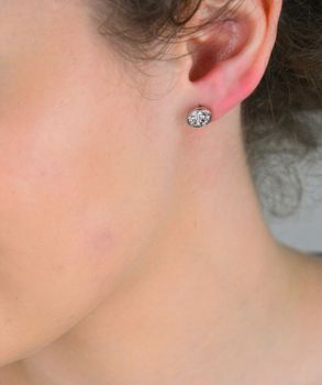 Kolczyki srebrne w cyrkonie próba 925, DIA-KLC-6960-925 Wykonane z najwyższej jakości srebra próby 925, wyróżniają się trwałością oraz pięknym, lśniącym wykończeniem (1).JPG