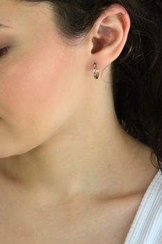 Złote kolczyki koła 585 z kolorowymi cyrkoniami  Najwyższa próba złota (2).jpg