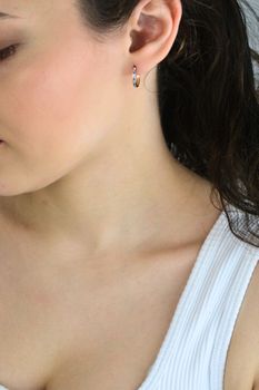 Złote kolczyki koła 585 z kolorowymi cyrkoniami  Najwyższa próba złota (4).jpg