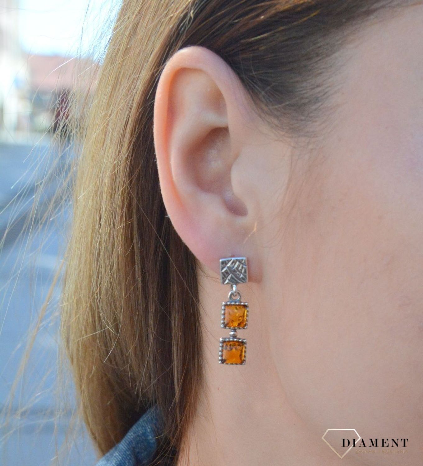 Kolczyki srebrne wiszące Bursztynowe kwadraciki DIA-KLC-7087-925.jpg