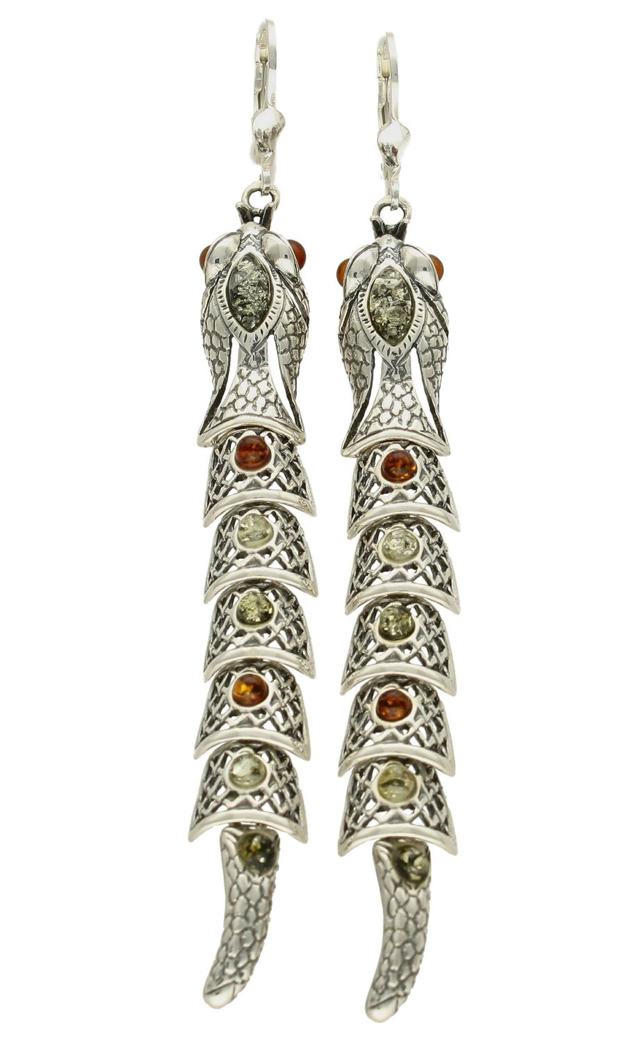 Kolczyki srebrne wiszące żmijki z bursztynami DIA-KLC-7094-925. Srebrne kolczyki z bursztynem to modelem bardzo ciekawy, ponieważ dzięki ciepłej kolorystyce pięknie podkreśla on urodę.Charakteryzują się stylem wiszącym  trady.jpg