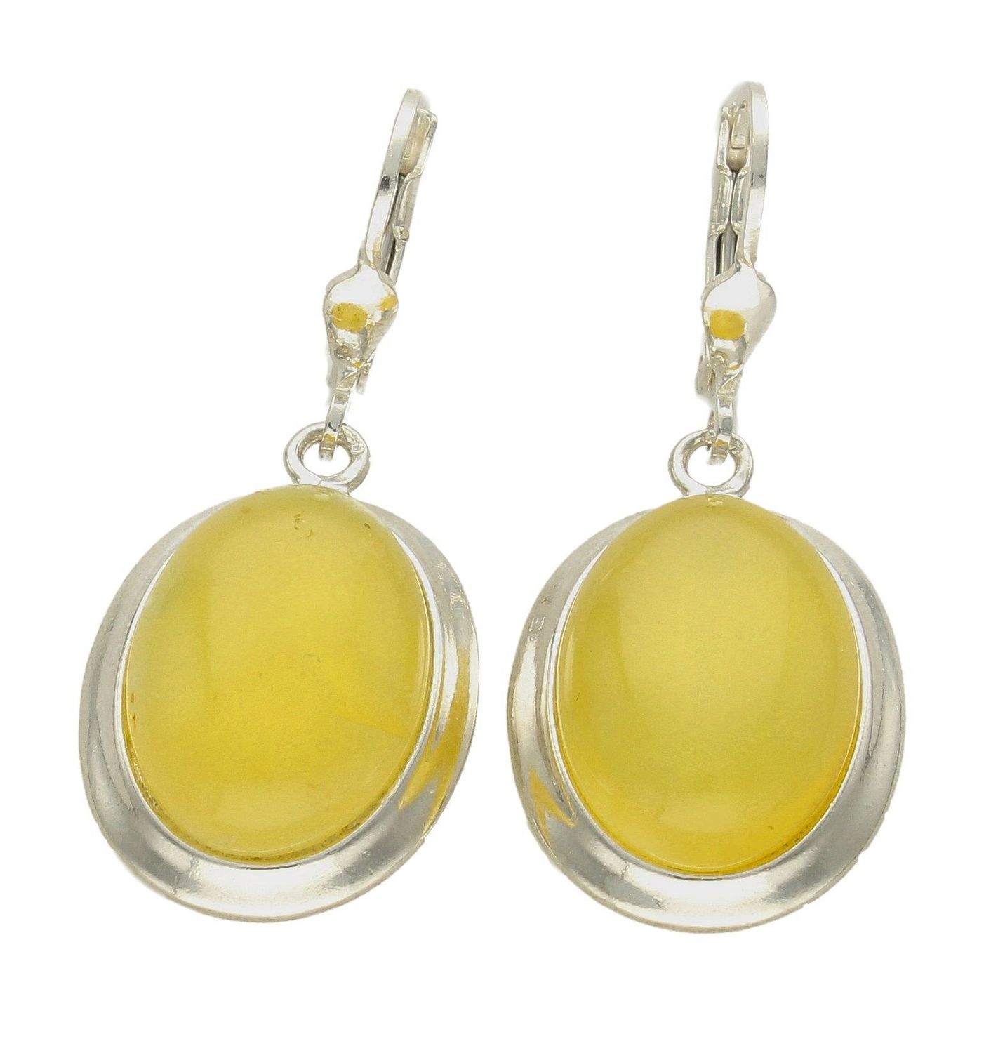 Kolczyki srebrne wiszące z żółtym bursztynem DIA-KLC-7107-925. Srebrne kolczyki z bursztynem to modelem bardzo ciekawy, ponieważ dzięki ciepłej kolorystyce pięknie podkreśla on urodę. Charakteryzują się stylem wiszącym i zawi.jpg