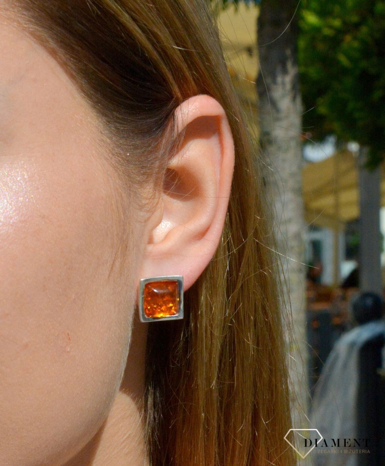 Kolczyki srebrne wkrętki Bursztyn w kwadracie DIA-KLC-7108-925.  Kolczyki wkrętki srebrne. Kwadratowe wkrętki. Kolczyki srebrne na sztyft. Bursztyn bałtycki. Kolczyki srebrne z bursztynem. Kolczyki srebrne idealne na prezent..jpg