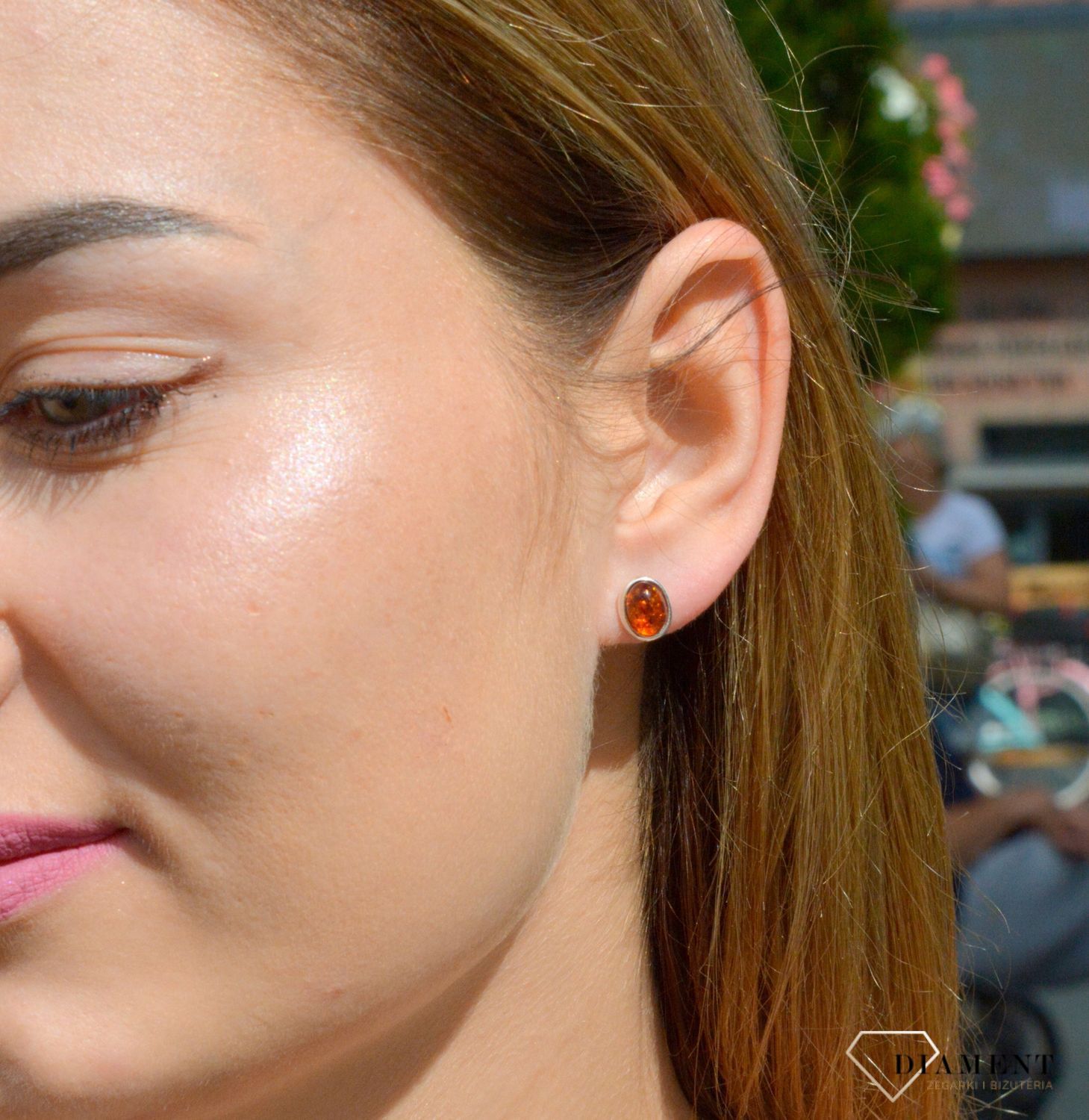 Kolczyki srebrne wkrętki owalne z bursztynem miodowym DIA-KLC-7109-925. . Kolczyki wkrętki srebrne. Kolczyki srebrne na sztyft. Bursztyn bałtycki. Kolczyki srebrne z bursztynem. Kolczyki srebrne idealne na prezent..jpg