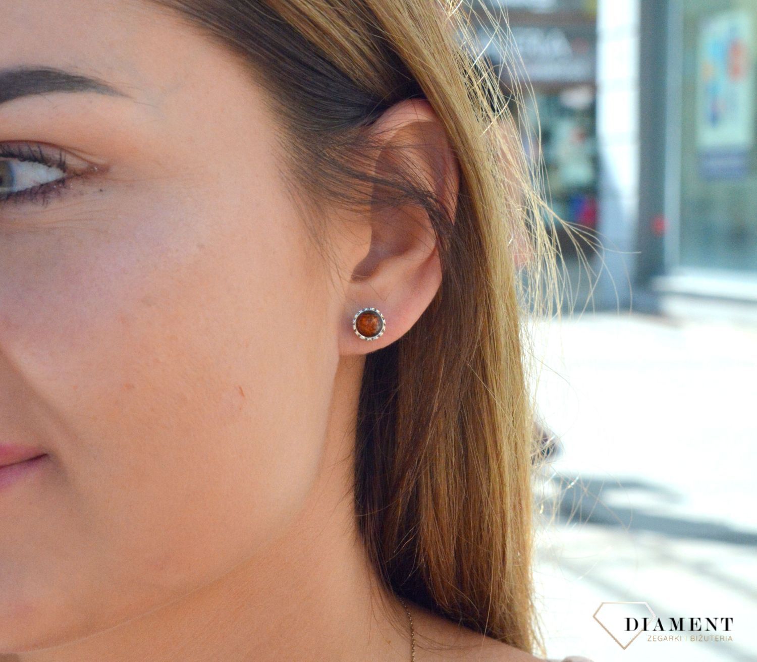 Kolczyki srebrne wkrętki okrągłe z bursztynem bałtyckim DIA-KLC-7116-925. Kolczyki wkrętki srebrne. Kolczyki srebrne na sztyft. Bursztyn bałtycki. Kolczyki srebrne z bursztynem. Kolczyki srebrne idealne na prezent.jpg