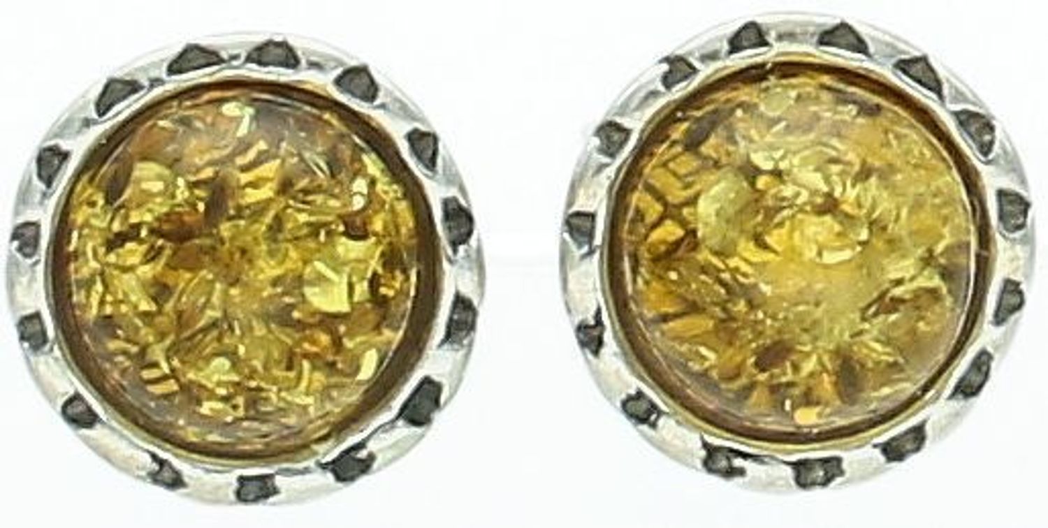 Srebrne kolczyki damskie z miodowym bursztynem bałtyckim otoczonym srebrem wkrętki DIA-KLC-7116A-925. Srebrne kolczyki damskie wkrętki. Srebrne kolczyki z  bursztynem. Kolczyki srebrne z bursztynem na prezent. 1.jpg