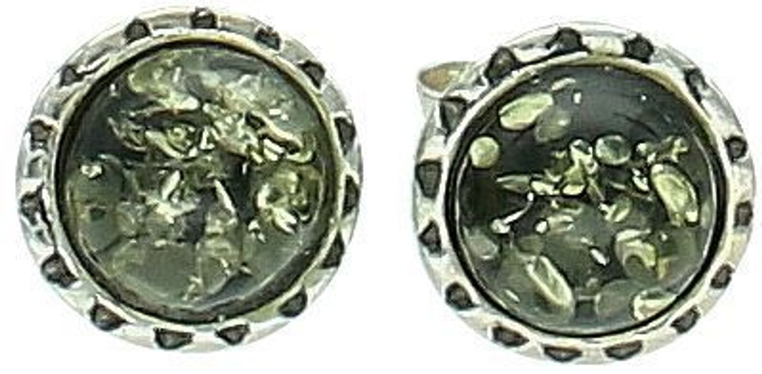 Srebrne kolczyki damskie z zielonym bursztynem bałtyckim otoczonym srebrem wkrętki DIA-KLC-7116B-925. Srebrne kolczyki damskie wkrętki. Srebrne kolczyki z  bursztynem. Kolczyki srebrne z bursztynem na prezent.1.jpg