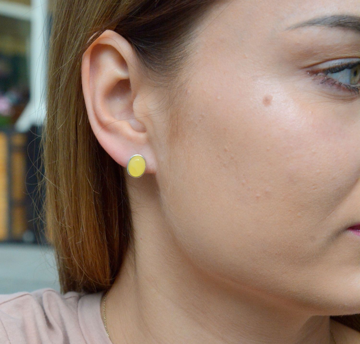 Kolczyki srebrne wkrętki owalne z żółtym bursztynem DIA-KLC-7118-925. Kolczyki wkrętki srebrne. Kolczyki srebrne na sztyft. Bursztyn bałtycki. Kolczyki srebrne z bursztynem. Kolczyki srebrne idealne na prezent..jpg