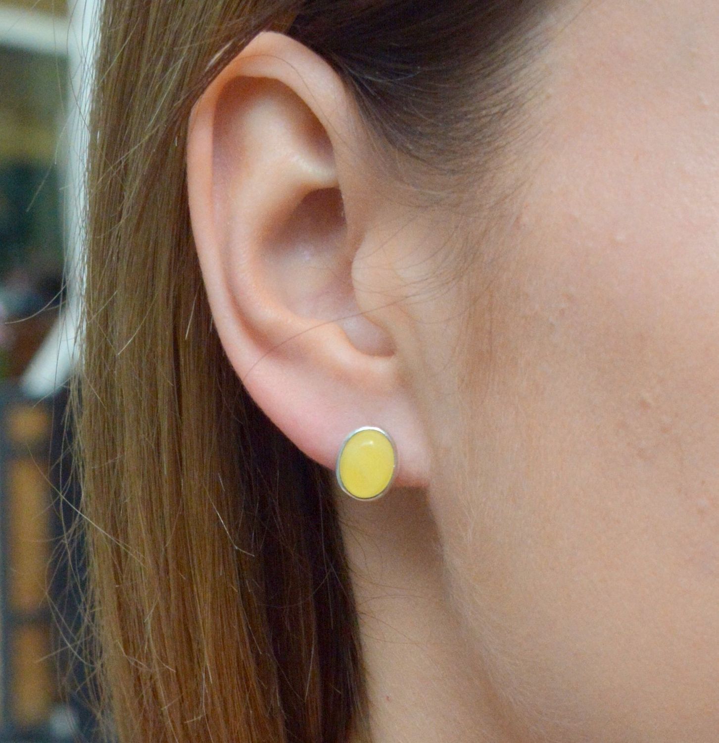 Kolczyki srebrne wkrętki owalne z żółtym bursztynem DIA-KLC-7118-925. Kolczyki wkrętki srebrne. Kolczyki srebrne na sztyft. Bursztyn bałtycki. Kolczyki srebrne z bursztynem. Kolczyki srebrne idealne na prezent..jpg