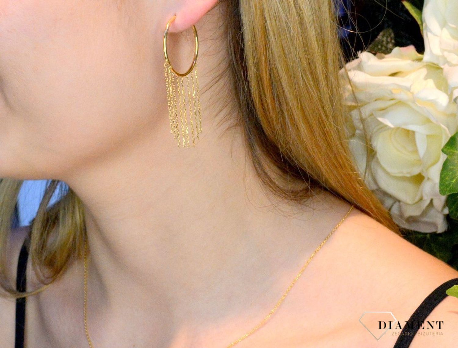 Srebrne pozłacane kolczyki koła z wiszącymi łańcuszkami DIA-KLC-82201-925. Kolczyki srebrne z zawieszkami. Modna biżuteria noszona przez blogerki, influencerki. Na prezent. 1.jpg