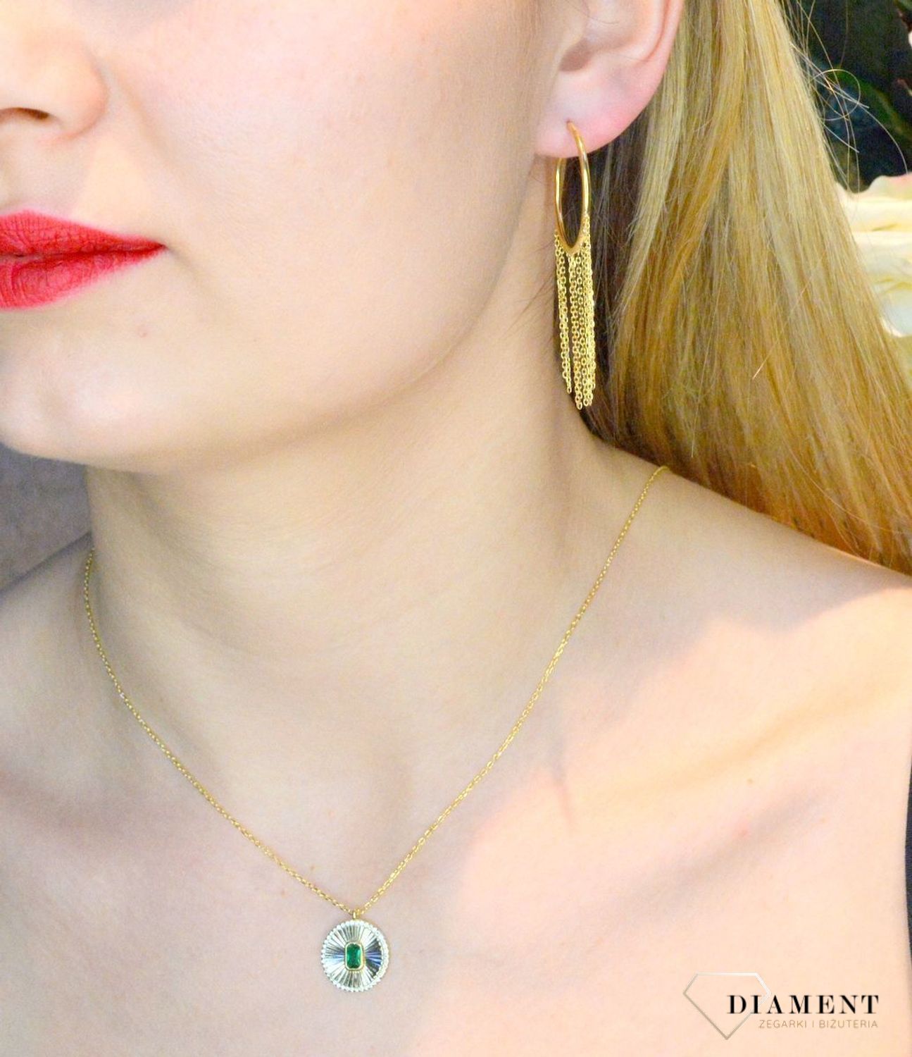 Srebrne pozłacane kolczyki koła z wiszącymi łańcuszkami DIA-KLC-82201-925. Kolczyki srebrne z zawieszkami. Modna biżuteria noszona przez blogerki, influencerki. Na prezent. 1.jpg