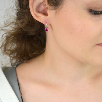 Delikatne srebrne kolczyki 925 z różową cyrkonią. Wiszące, z biglem angielskim. Długość 1,5 cm, waga 1,82 g. Elegancja w subtelnym wydaniu (5).JPG