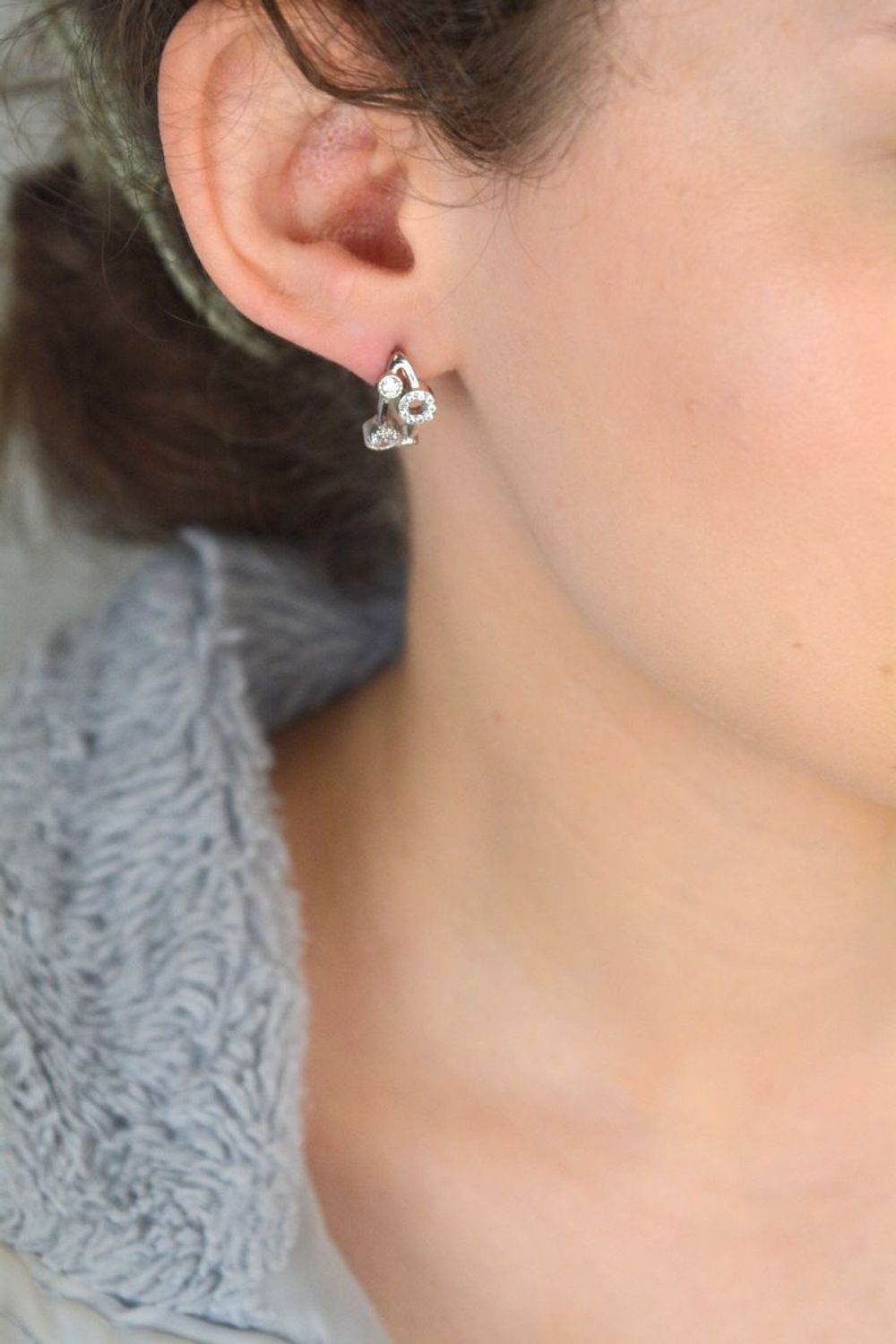 Kolczyki wiszące srebrne ozdobione cyrkonią DIA-KLC-8256-925.jpg