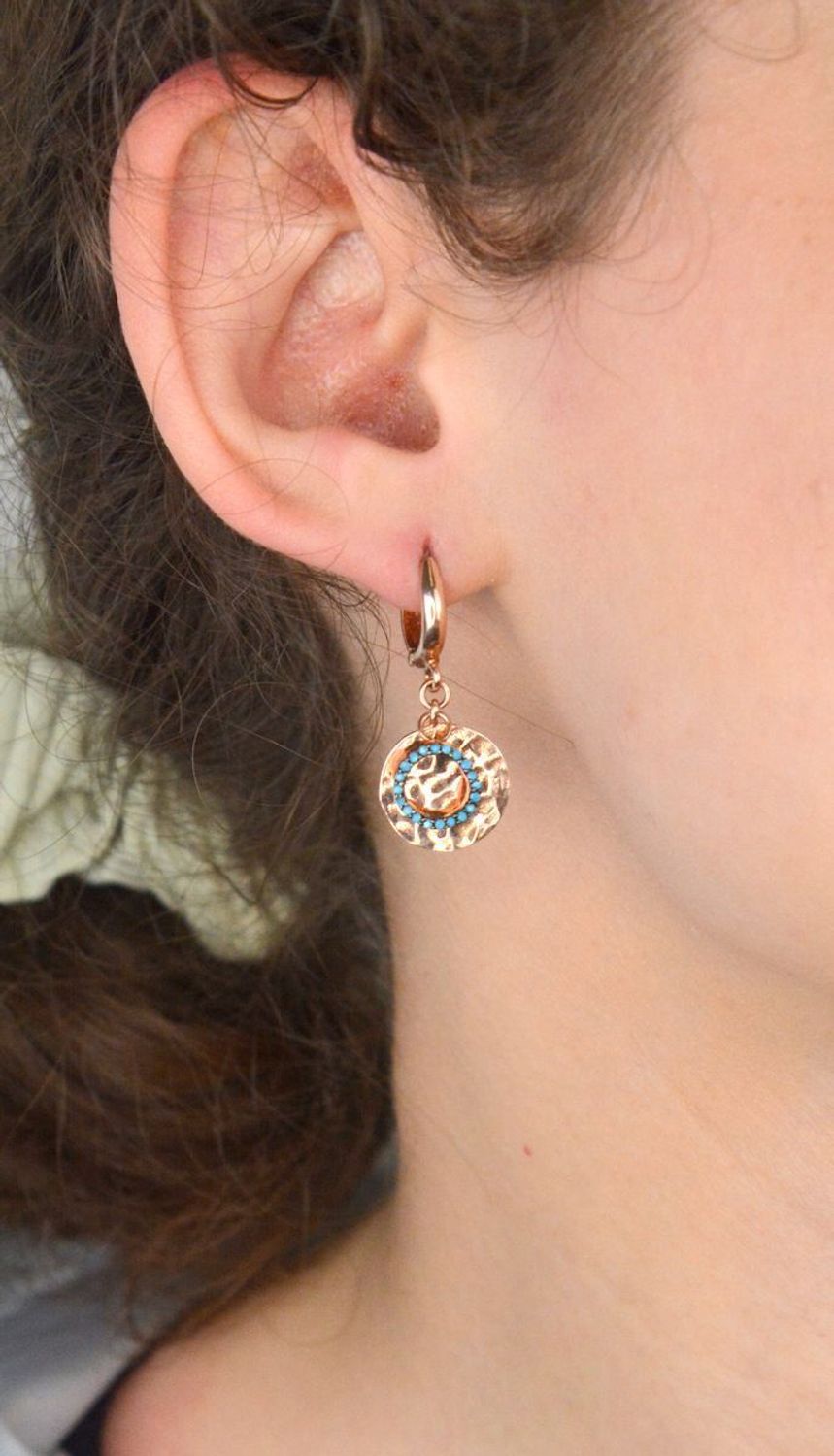 Srebrne kolczyki 925 wiszące podwójne kółka z turkusowymi cyrkoniami DIA-KLC-8262-925.jpg