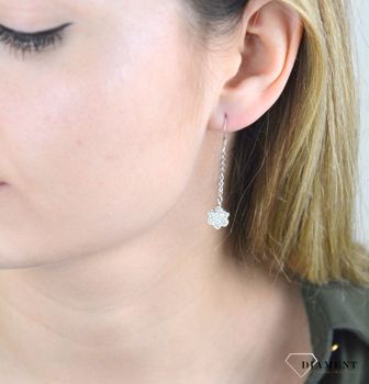 Srebrne kolczyki wiszące w kształcie kwiatka z cyrkonią. Delikatne kolczyki wykonane z najwyższej jakości srebrna próby 925 (1).JPG