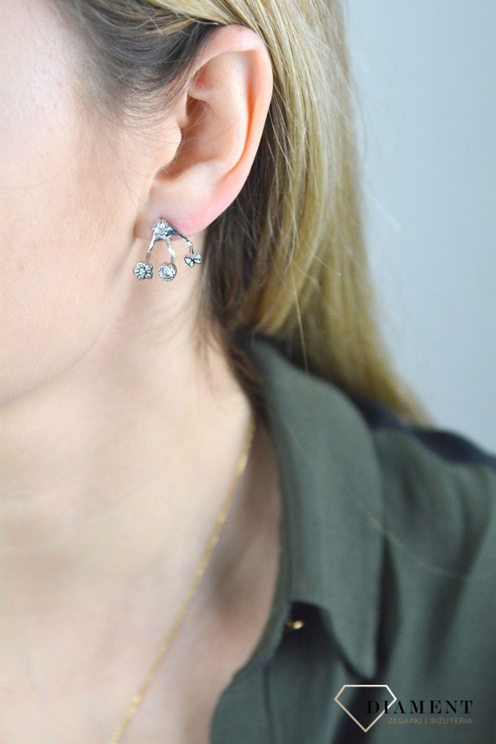 Kolczyki  srebrne rodowane z motylkiem oraz kwiatkiem DIA-KLC-8288-925.jpg