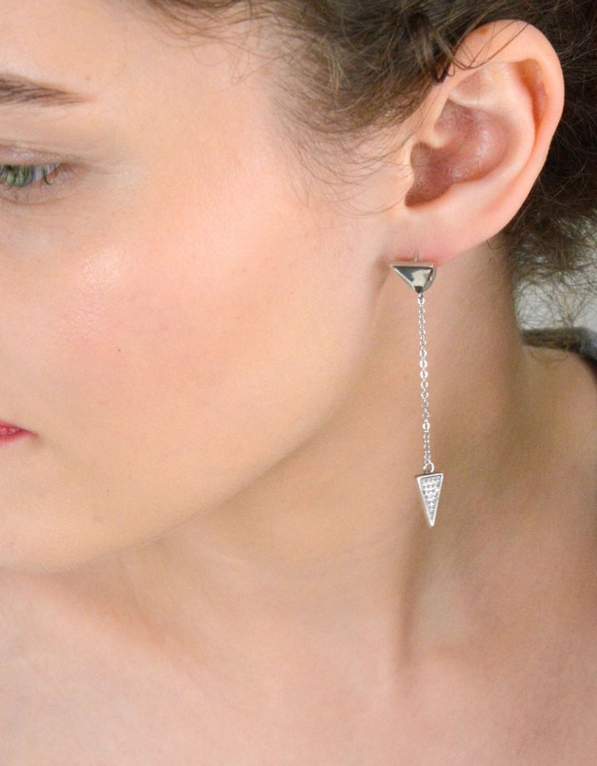 Kolczyki srebrne wiszące trójkąciki z cyrkonią DIA-KLC-8320-925 Kolczyki srebrne wiszące trójkąty 925 ✓Kolczyki damskie wiszące ✓ Srebrne kolczyki w sklepie zegarki-diament.pl✓ Autoryzowany sk.jpg