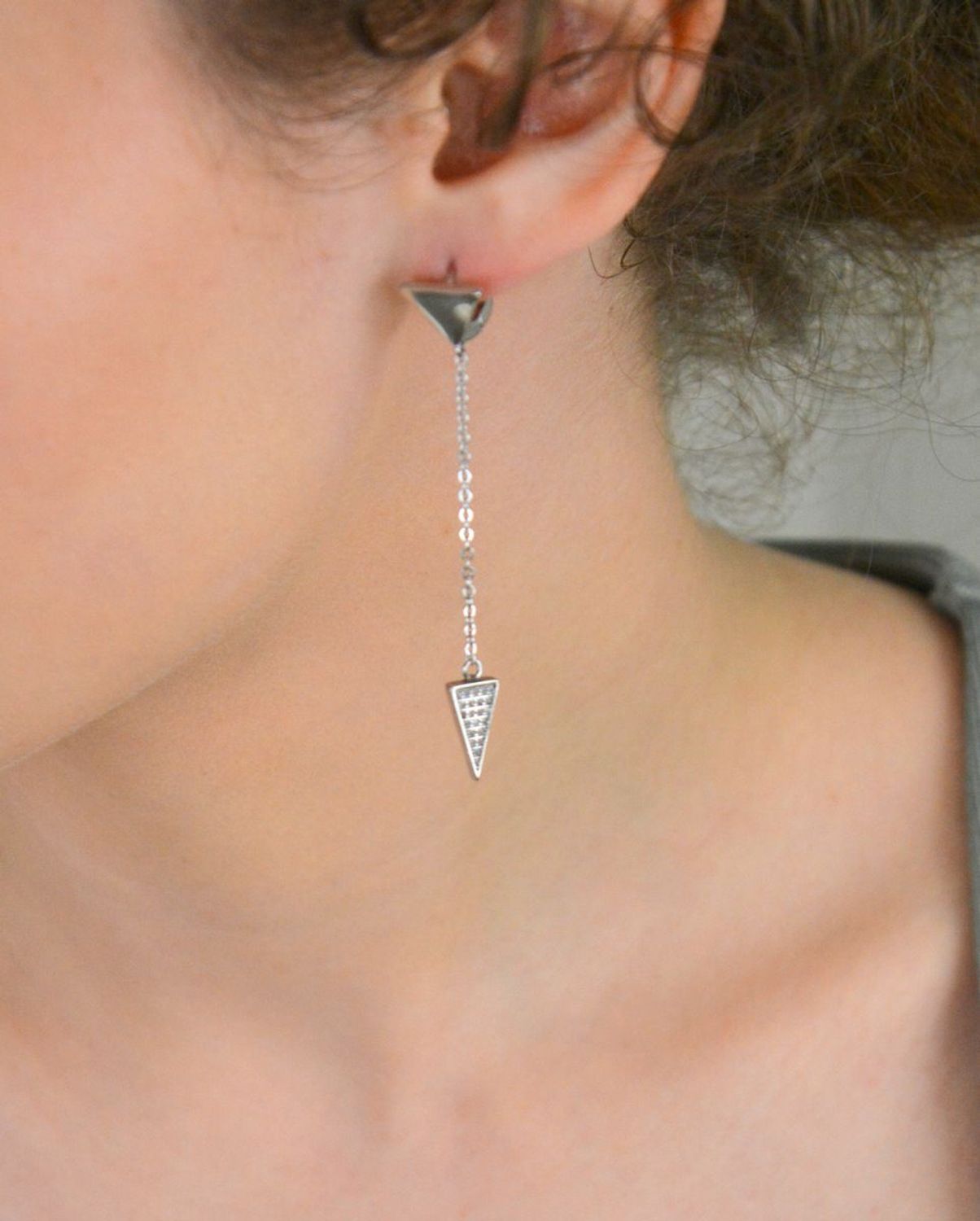 Kolczyki srebrne wiszące trójkąciki z cyrkonią DIA-KLC-8320-925 Kolczyki srebrne wiszące trójkąty 925 ✓Kolczyki damskie wiszące ✓ Srebrne kolczyki w sklepie zegarki-diament.pl✓ Autoryzowany sk.jpg