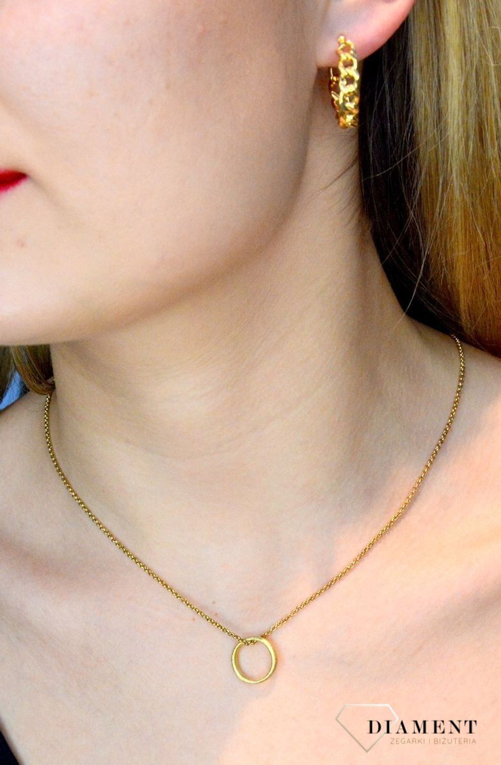 Srebrne kolczyki koła łańcuch 2 cm pozłacane DIA-KLC-83306Z-925. złote kolczyki koła wzór łańcuszka. Kolczyki srebrne wykonane z ogniwek.  Modna biżuteria noszona przez blogerki, influencerki..jpg