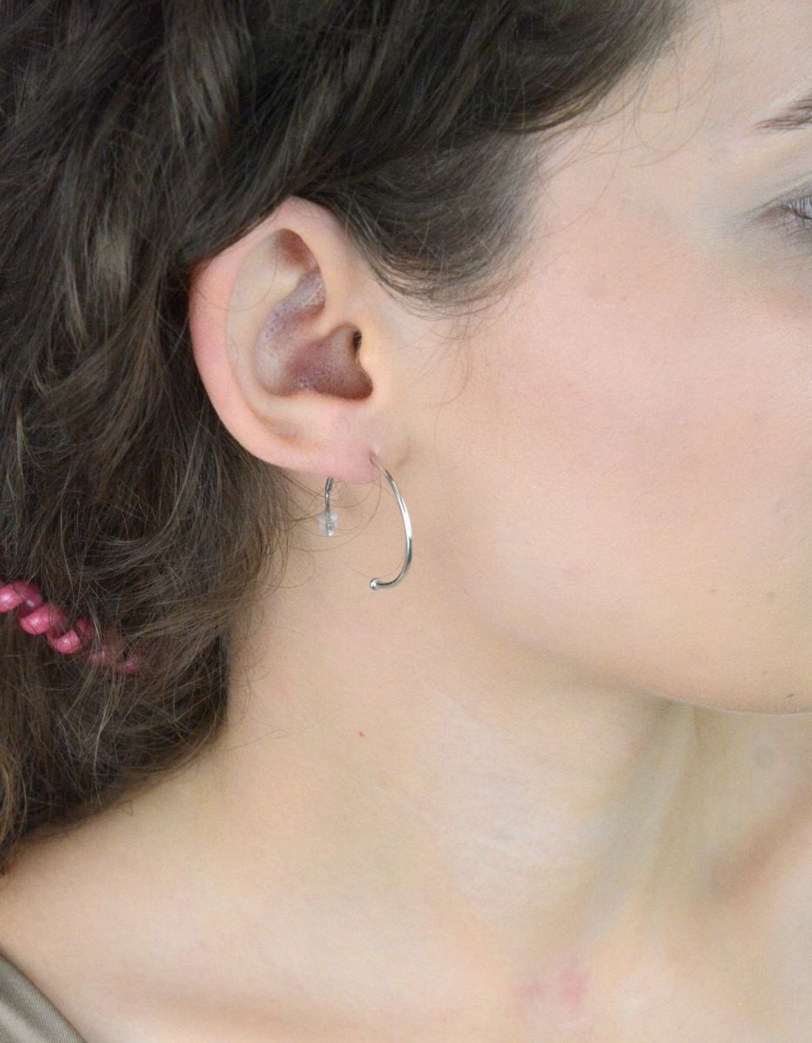 Kolczyki półkoła DIA-KLC-8518-925 – srebro próby 925, długość 2,7 cm, szerokość 1 mm, waga 2,05 g. Idealna baza na charmsy i zawieszki. Zapięcie na sztyft. Stwórz własny styl!11.jpg