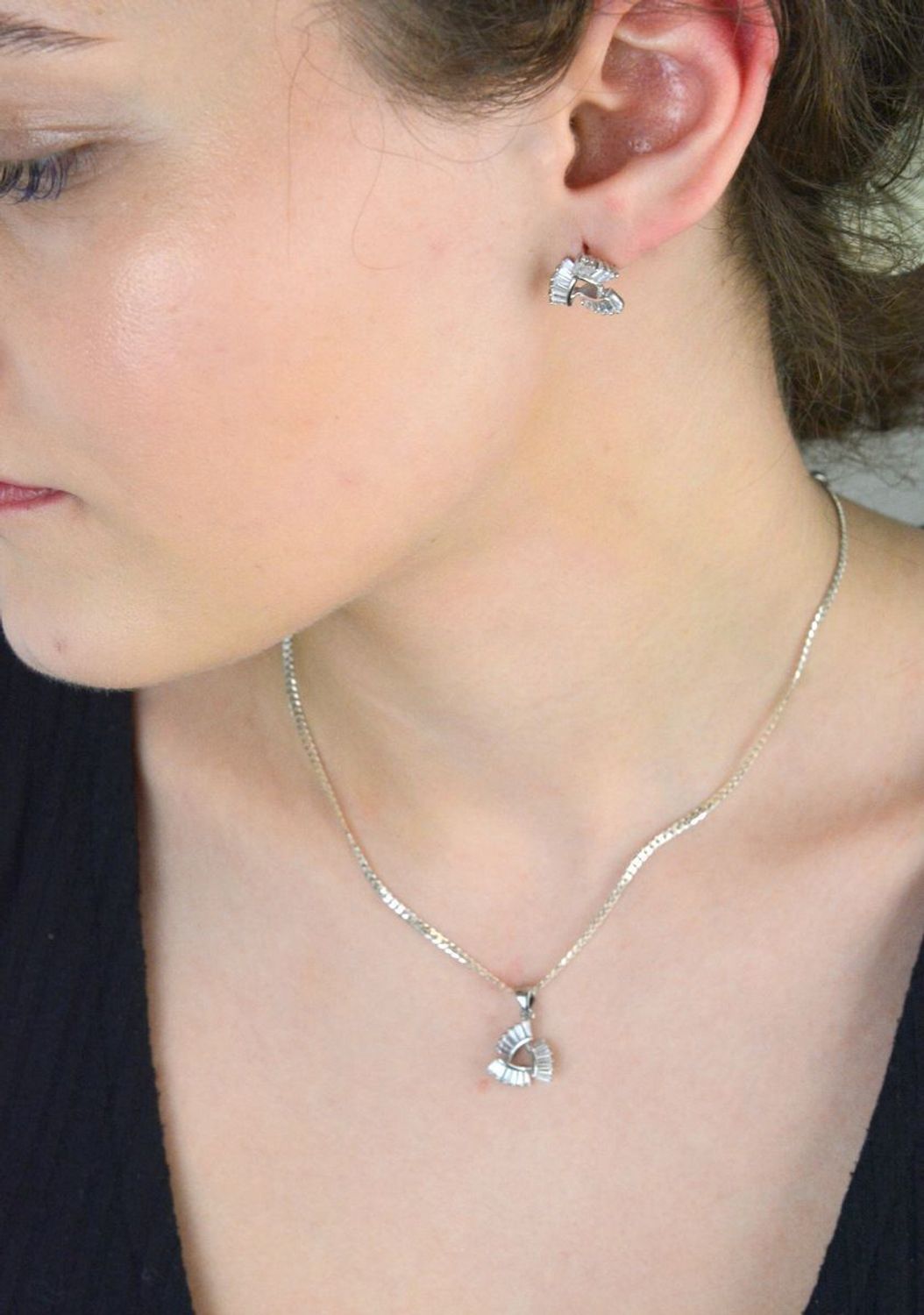 Kolczyki damskie srebrne geometryczne w cyrkonie próba 925, DIA-KLC-8631-925.jpg