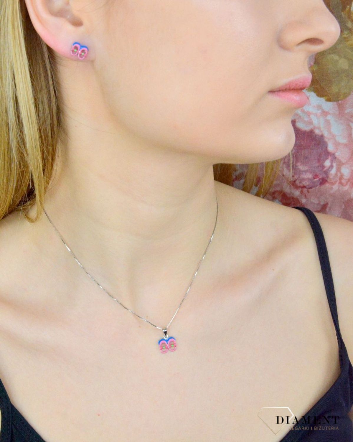 Kolczyki dziecięce  Kolorowe balerinki  DIA-KLC-8681-925 .Srebrne kolczyki zapinane na ponadczasowe zapięcie typu sztyft, zostały wykonane z najwyższej jakości srebra próby 925. Idealny pomysł na prezent.jpg