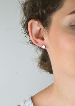 Delikatne kolczyki srebrne 925 w kształcie koniczynek. Model DIA-KLC-8704-925 – zapięcie na sztyft, wielkość 7 mm. Symbol szczęścia na każdy dzień (2).JPG