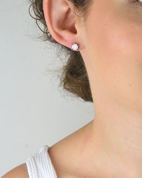 Delikatne kolczyki srebrne 925 w kształcie koniczynek. Model DIA-KLC-8704-925 – zapięcie na sztyft, wielkość 7 mm. Symbol szczęścia na każdy dzień (4).JPG