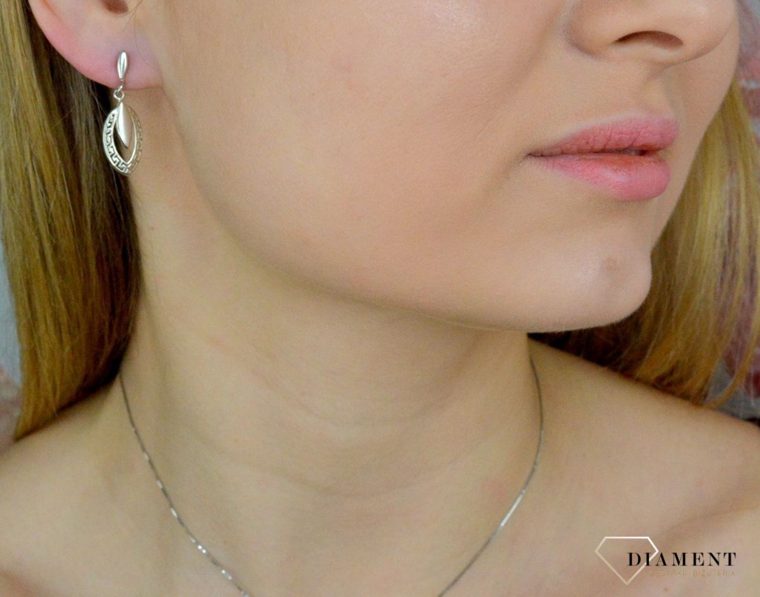 Kolczyki srebrne  Owalna droga Grecka  DIA-KLC-8705-925 Srebrne kolczyki zapinane na ponadczasowe zapięcie typu sztyft, zostały wykonane z najwyższej jakości srebra próby 925. Idealny pomysł na prezent..jpg