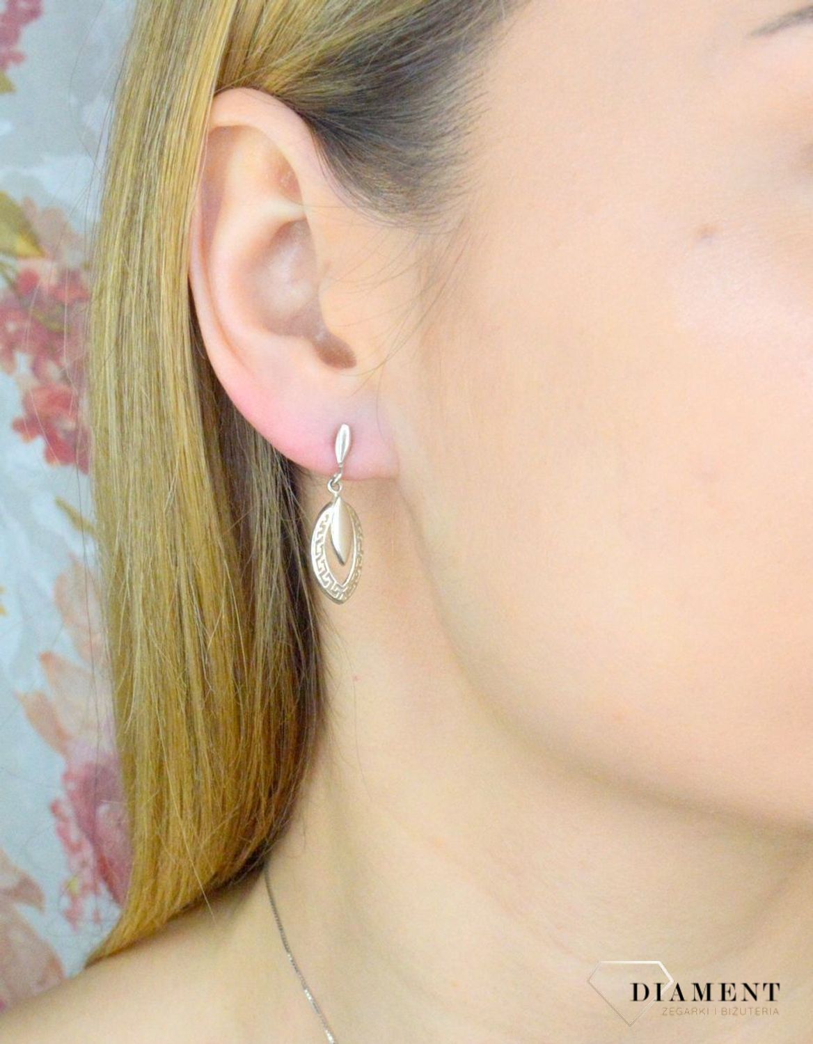 Kolczyki srebrne  Owalna droga Grecka  DIA-KLC-8705-925 Srebrne kolczyki zapinane na ponadczasowe zapięcie typu sztyft, zostały wykonane z najwyższej jakości srebra próby 925. Idealny pomysł na prezent..jpg