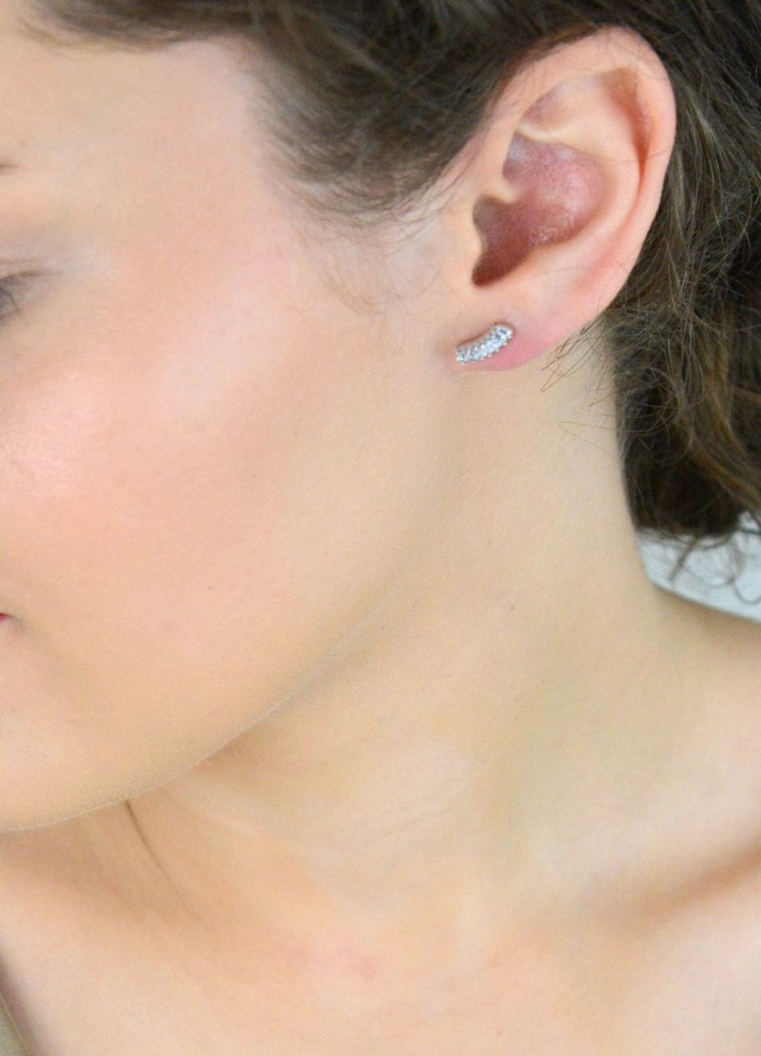 Srebrne kolczyki damskie z cyrkonią DIA-KLC-8783-925 – elegancki kształt, srebro 925, sztyft.jpg