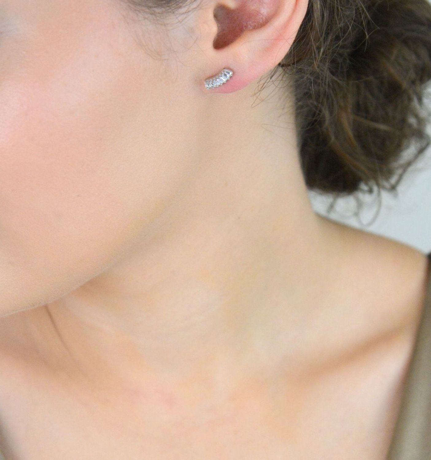 Srebrne kolczyki damskie z cyrkonią DIA-KLC-8783-925 – elegancki kształt, srebro 925, sztyft.jpg