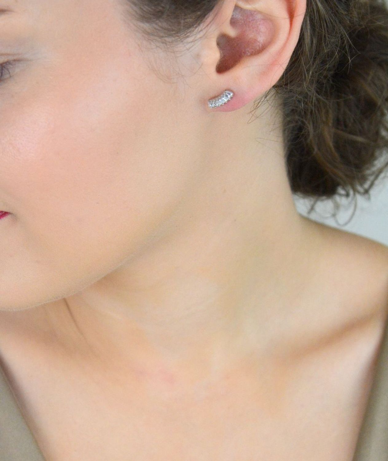 Srebrne kolczyki damskie z cyrkonią DIA-KLC-8783-925 – elegancki kształt, srebro 925, sztyft.jpg