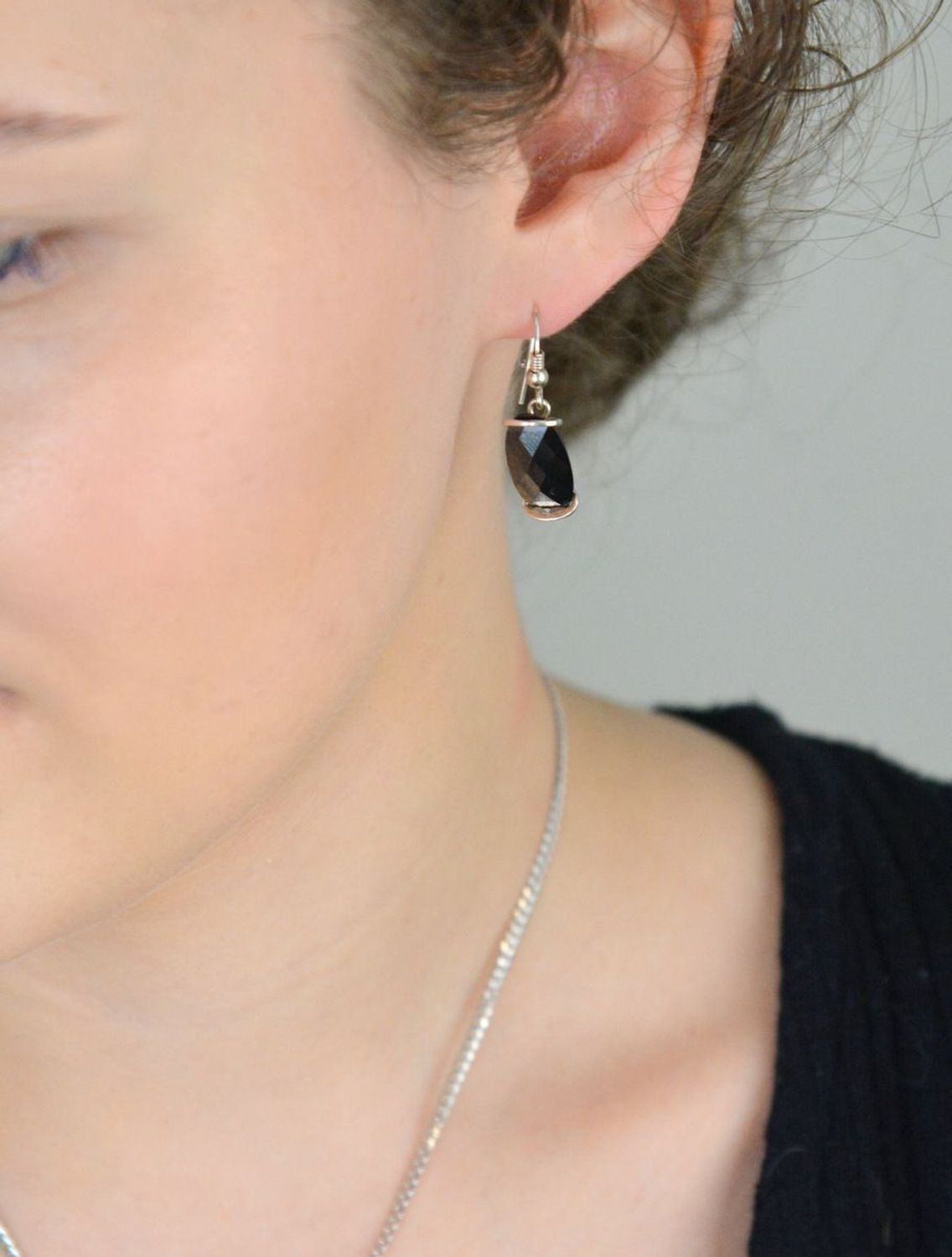 Kolczyki srebrne próba 925, wiszące prostokątny czarny kryształ DIA-KLC-8796-925.jpg