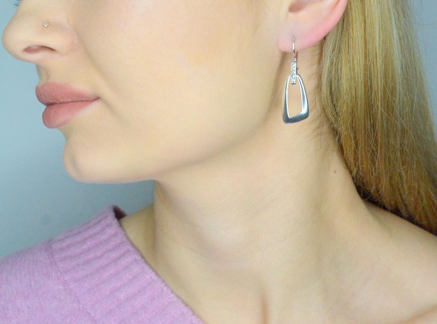 Kolczyki wiszące próba 925, DIA-KLC-8819-925 Srebrne kolczyki zostały wykonane z najwyższej jakości srebra próby 925. Idealny prezent dla każdej kobiety.1.jpg