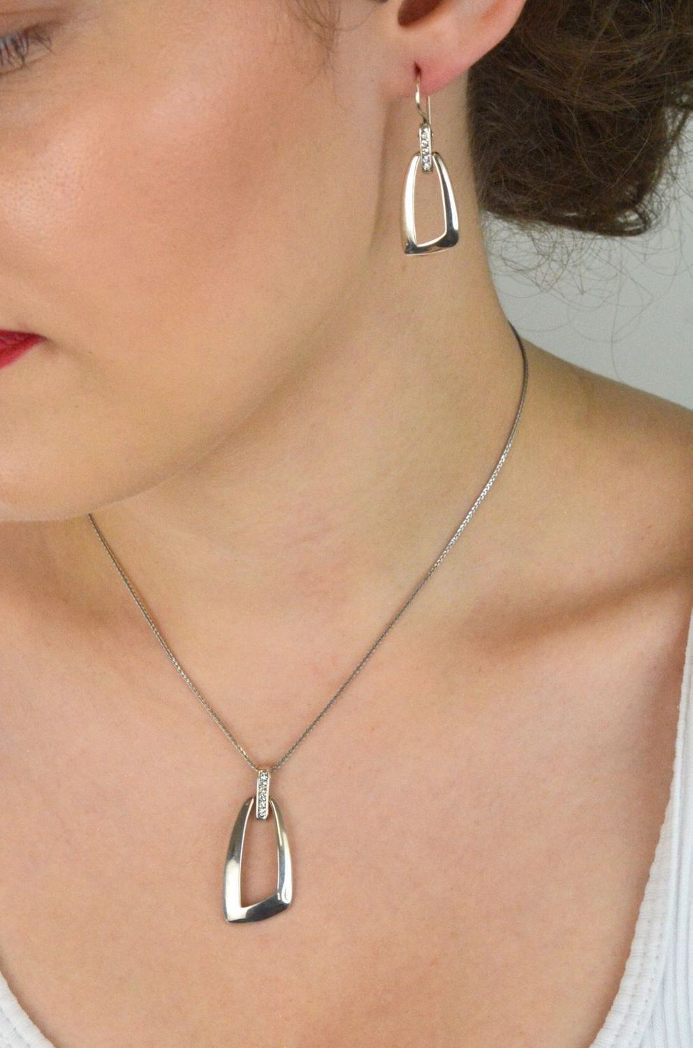 Kolczyki wiszące próba 925, DIA-KLC-8819-925 Srebrne kolczyki zostały wykonane z najwyższej jakości srebra próby 925. Idealny prezent dla każdej kobiety.1.jpg