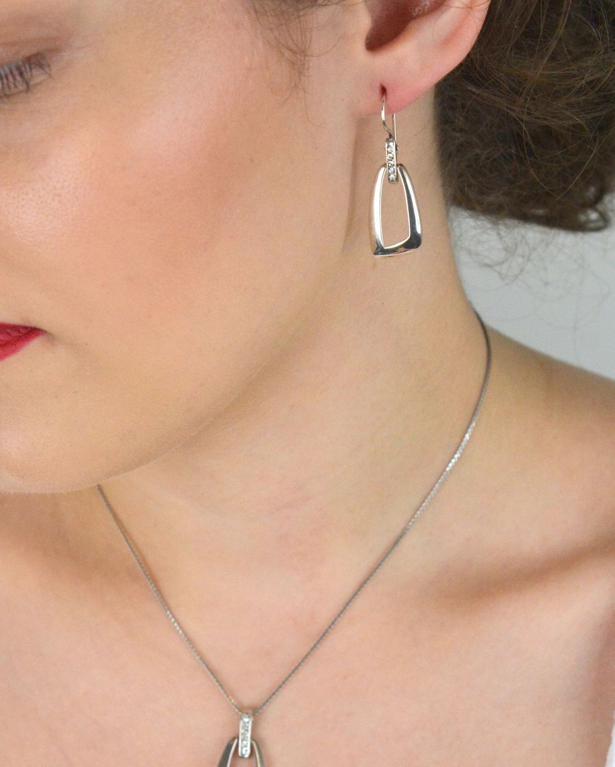 Kolczyki wiszące próba 925, DIA-KLC-8819-925 Srebrne kolczyki zostały wykonane z najwyższej jakości srebra próby 925. Idealny prezent dla każdej kobiety.1.jpg