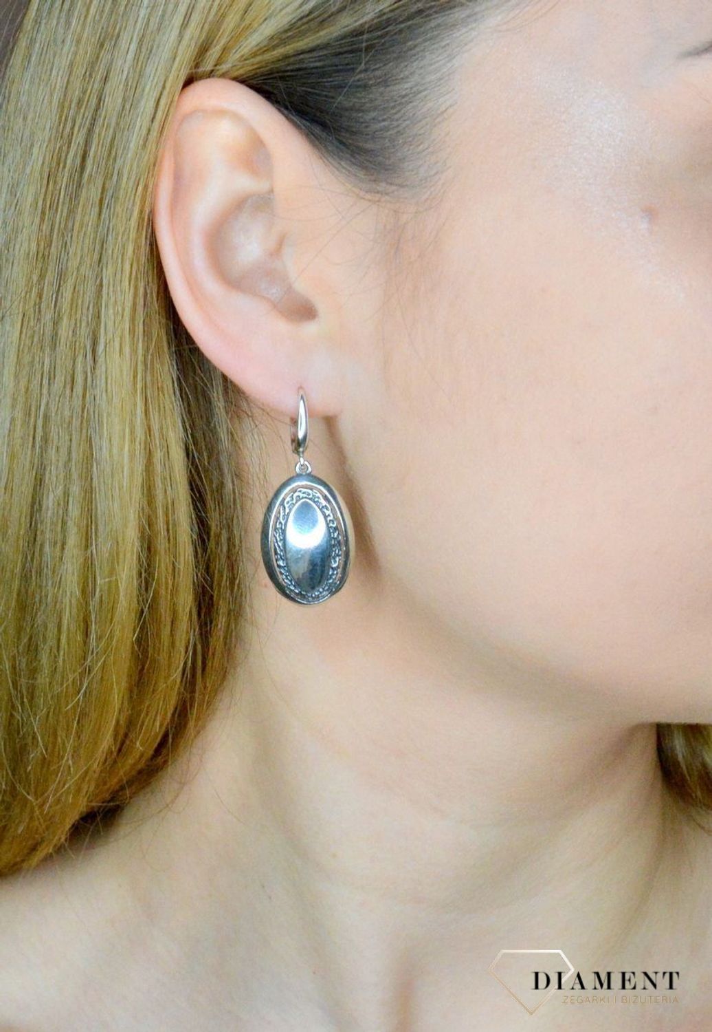 Srebrne kolczyki oksydowane owalne wiszące z grawerowaniem DIA-KLC-8822-925.jpg