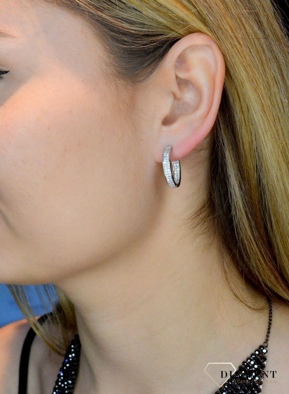 Srebrne kolczyki kółeczka z cyrkoniami 2 cm DIA-KLC-8845-925. Srebrne kolczyki kółeczka z cyrkoniami. Kolczyki okrągłe świetnie.jpg