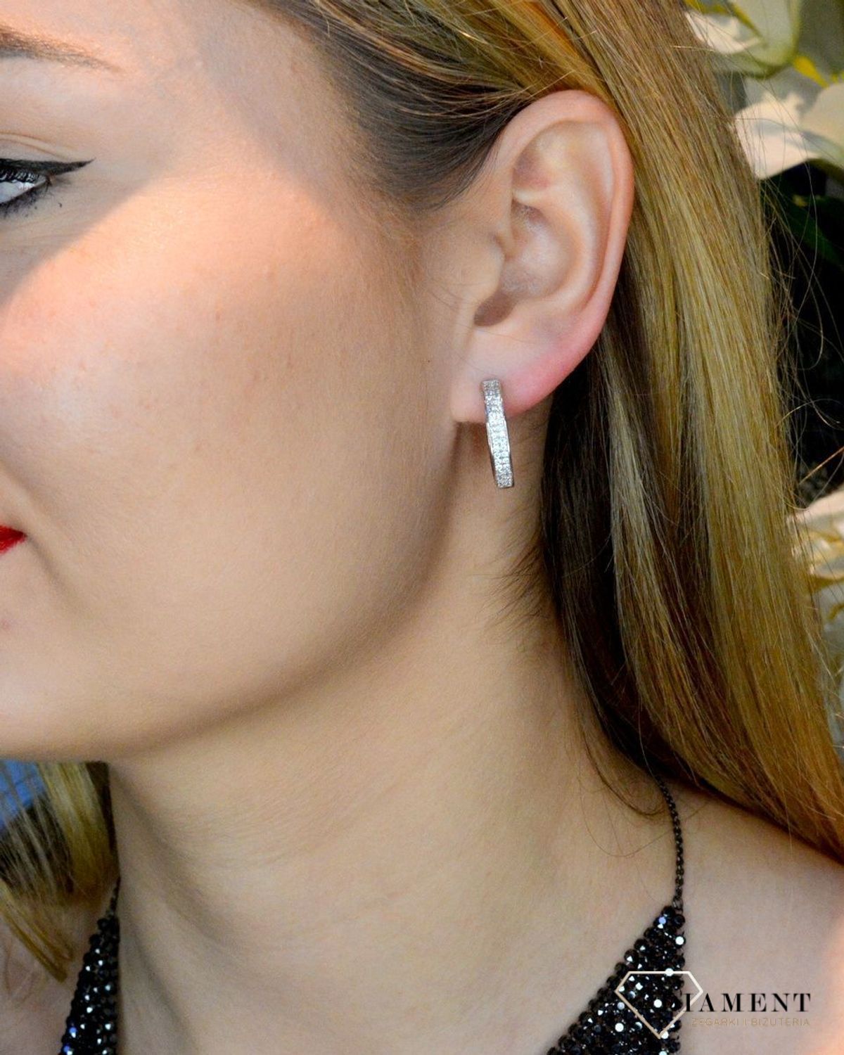 Srebrne kolczyki kółeczka z cyrkoniami 2 cm DIA-KLC-8845-925. Srebrne kolczyki kółeczka z cyrkoniami. Kolczyki okrągłe świetnie.jpg