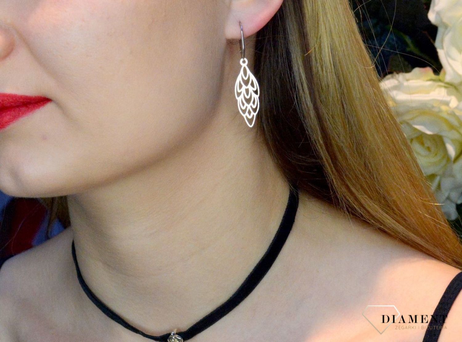Srebrne damskie kolczyki wiszące listki DIA-KLC-8966-925. Kolczyki na prezent. Kolczyki na dzień mamy. Kolczyki liście. Modna biżuteria. Dla mamy. Kobieca biżuteria. Elegancka biżuteria na co dzień. koczyki ornamenty..jpg