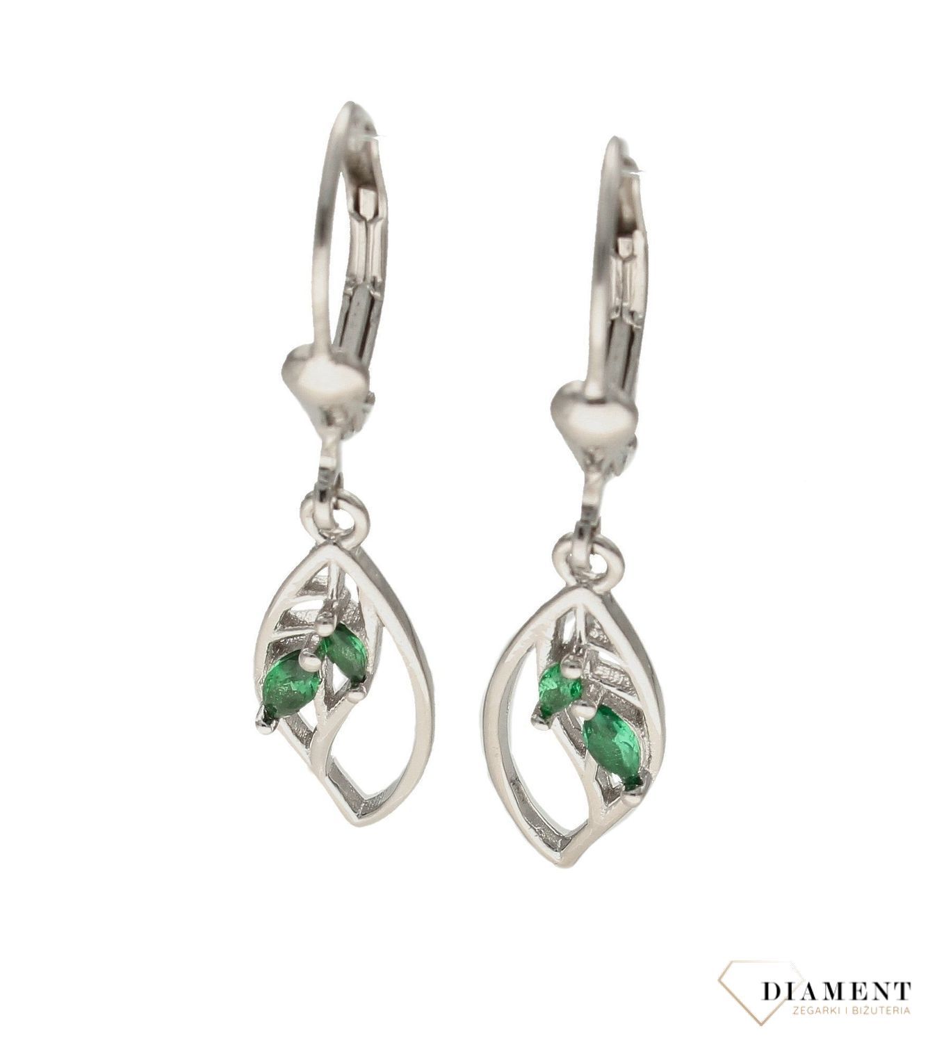 Srebrne kolczyki wiszące Zielone listki 925 DIA-KLC-8971-925. Kolczyki na prezent. Kolczyki na dzień mamy. Kolczyki liście. Modna biżuteria. Dla mamy. Kobieca biżuteria. Elegancka biżuteria na co dzień..jpg