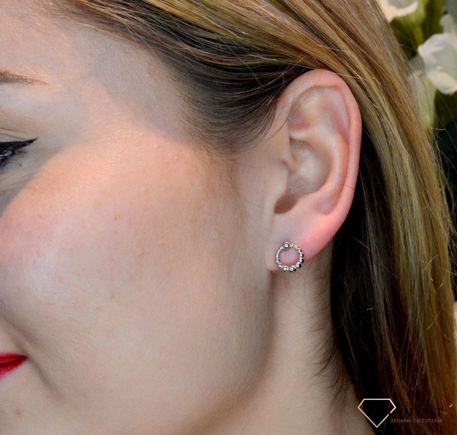 Kolczyki srebrne damskie kółeczka wkrętki 925 DIA-KLC-8972-925. Srebrne koła. Biżuteria to świetny pomysł na prezent. Srebrne kolczyki damskie kółka.Proste kolczyki. Kolczyki bez cyrkonii. Kółka we wzorek..jpg
