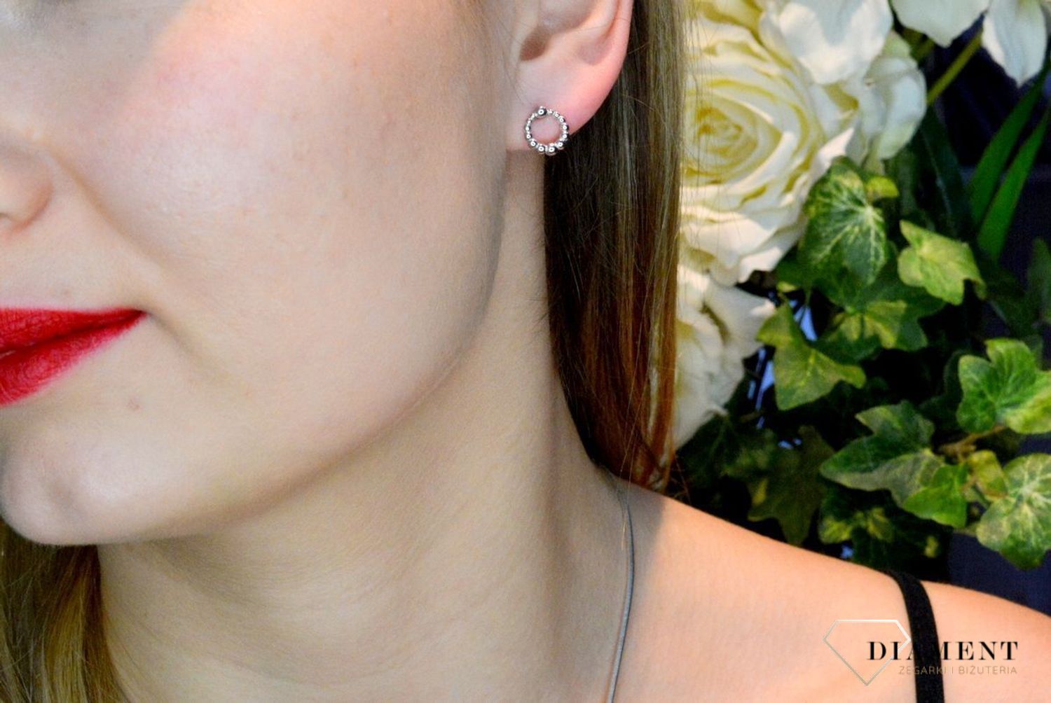 Kolczyki srebrne damskie kółeczka wkrętki 925 DIA-KLC-8972-925. Srebrne koła. Biżuteria to świetny pomysł na prezent. Srebrne kolczyki damskie kółka.Proste kolczyki. Kolczyki bez cyrkonii. Kółka we wzorek..jpg