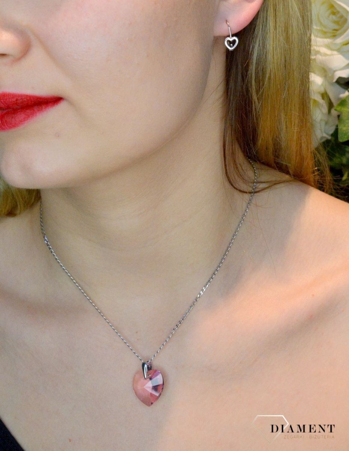 Srebrne kolczyki Delikatne serca 925 DIA-KLC-8977-925. Delikatna biżuteria. Dla mamy. Na dzien matki. Kolczyki serca. Krótkie kolczyki. Kolczyki wygodne zapięcie angielskie. Minimalistyczne kolczyki. insta biżuteria..jpg