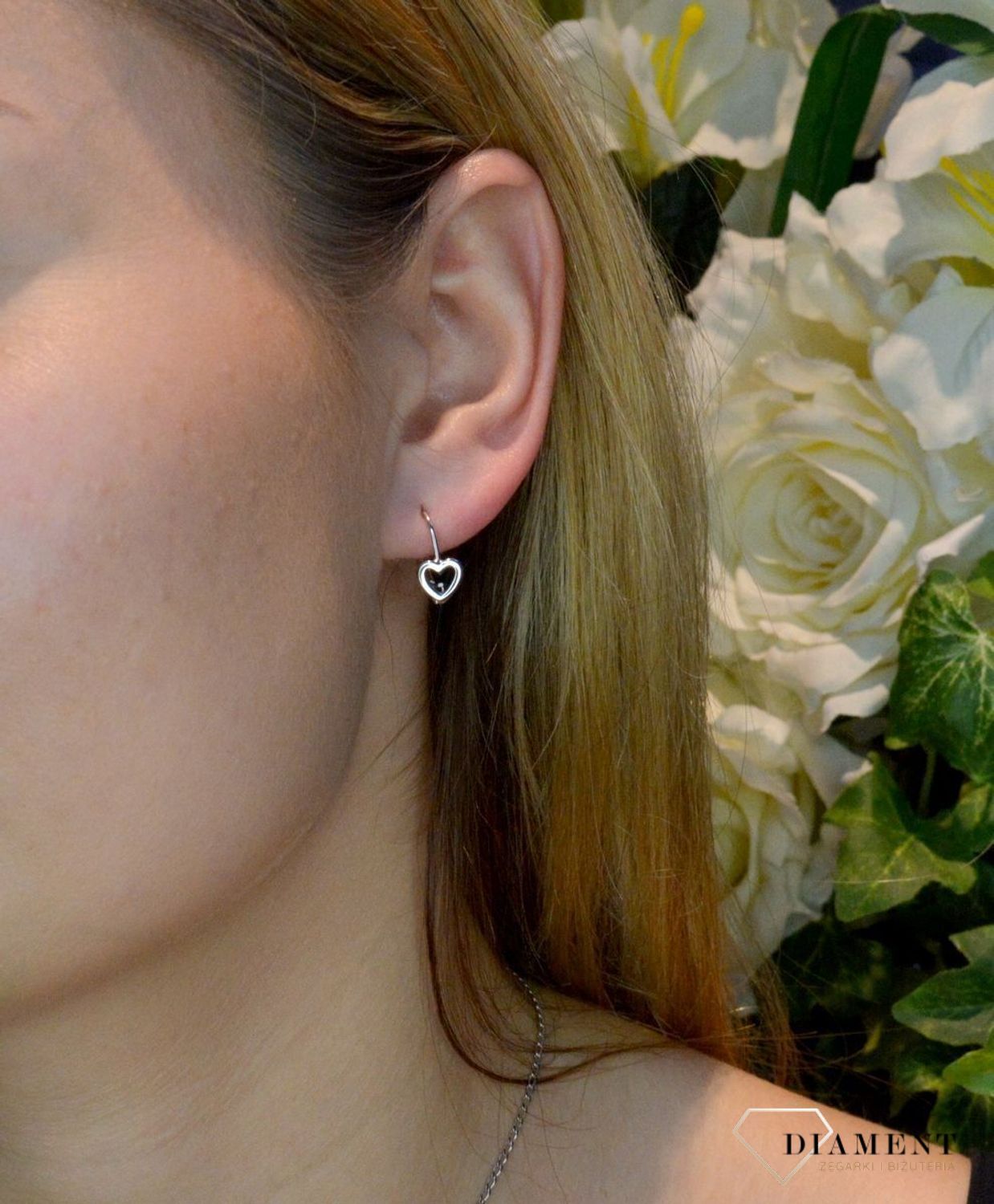Srebrne kolczyki Delikatne serca 925 DIA-KLC-8977-925. Delikatna biżuteria. Dla mamy. Na dzien matki. Kolczyki serca. Krótkie kolczyki. Kolczyki wygodne zapięcie angielskie. Minimalistyczne kolczyki. insta biżuteria..jpg
