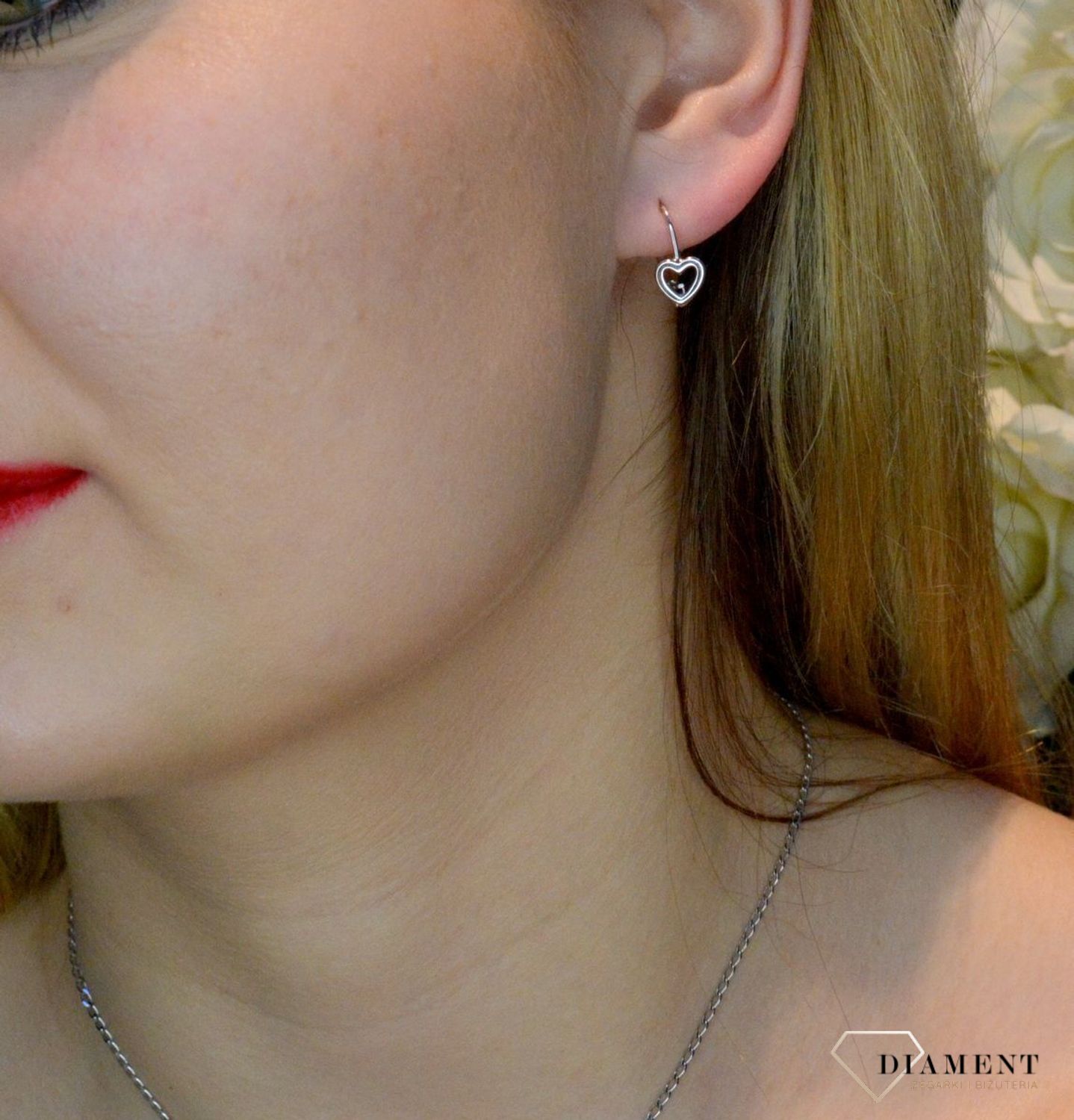 Srebrne kolczyki Delikatne serca 925 DIA-KLC-8977-925. Delikatna biżuteria. Dla mamy. Na dzien matki. Kolczyki serca. Krótkie kolczyki. Kolczyki wygodne zapięcie angielskie. Minimalistyczne kolczyki. insta biżuteria..jpg
