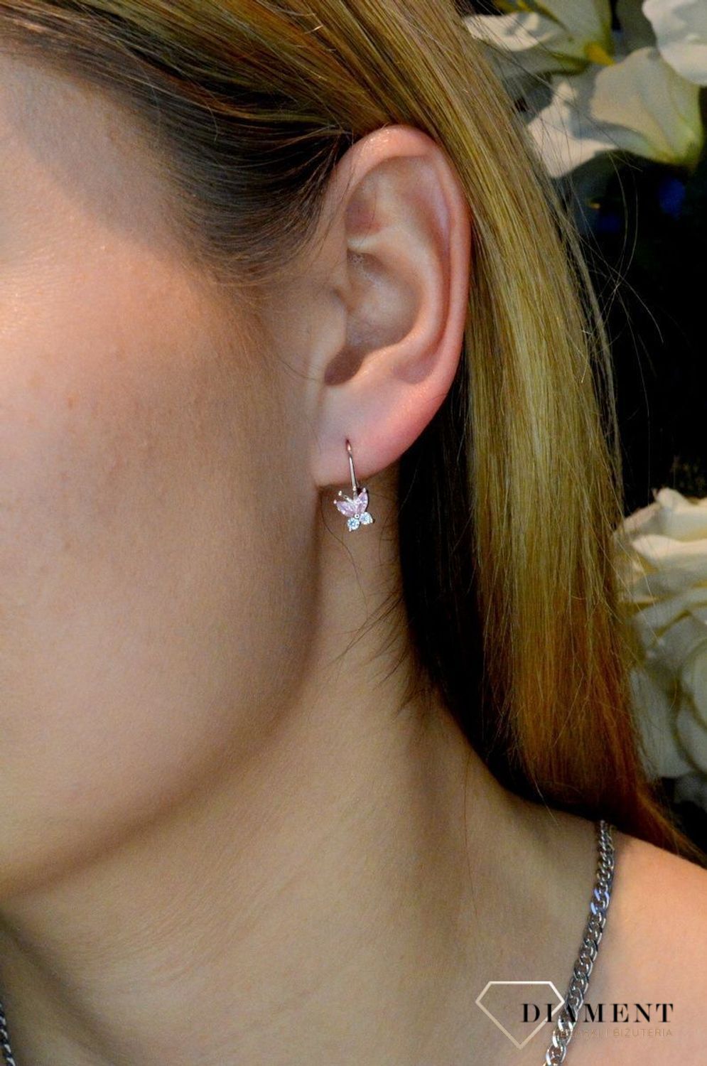 Kolczyki srebrne dziecięce różowe motylki 925 DIA-KLC-8979-925. Kolczyki na prezent dla dziewczynki. Kolczyki motylek. Prezent dla nastolatki dla dziecka. Biżuteria dla dzieci. Prezent na komunie..jpg